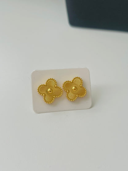 Clover Stud