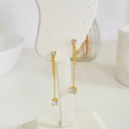 Dainty tassel stud